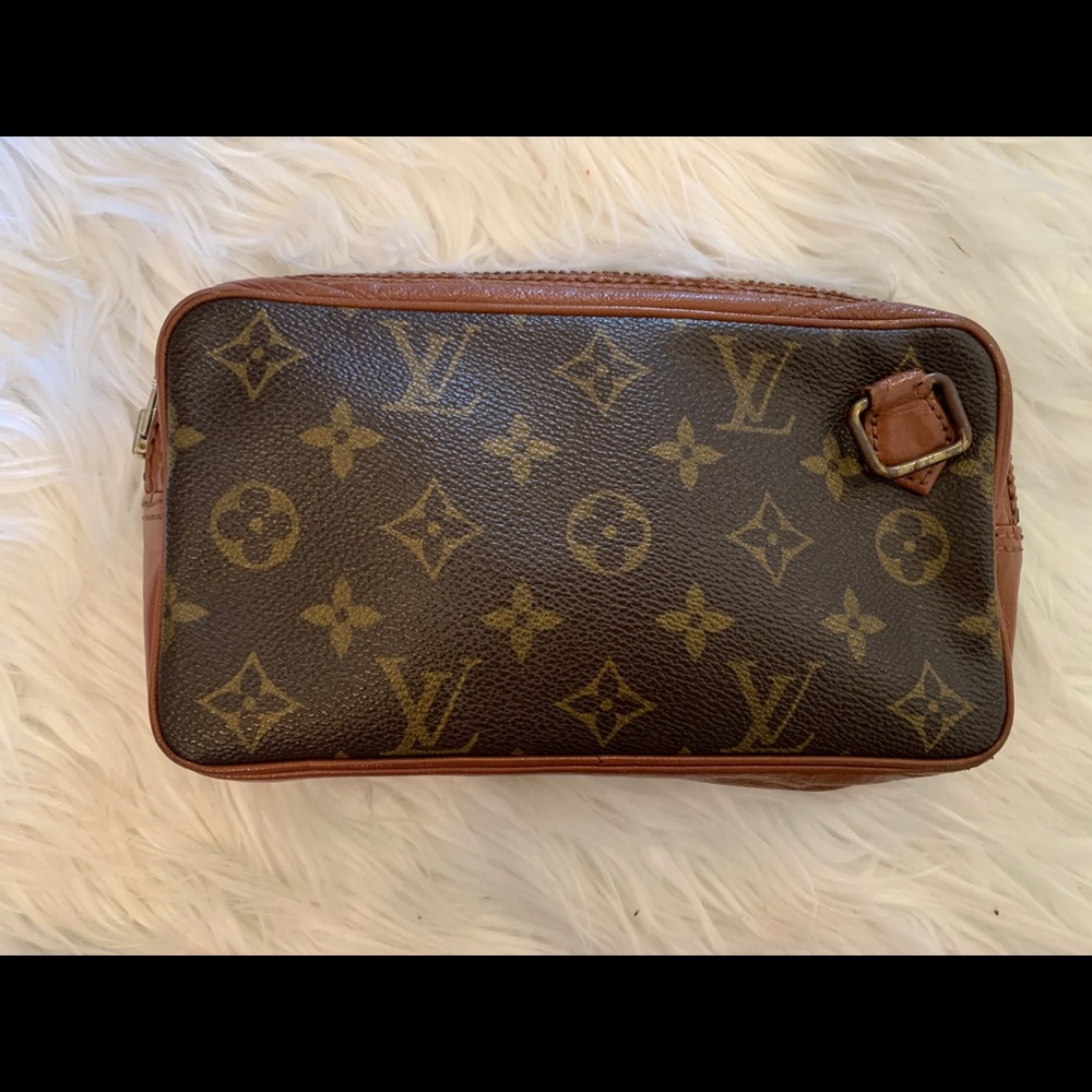 Louis Vuitton pouch/crossbody